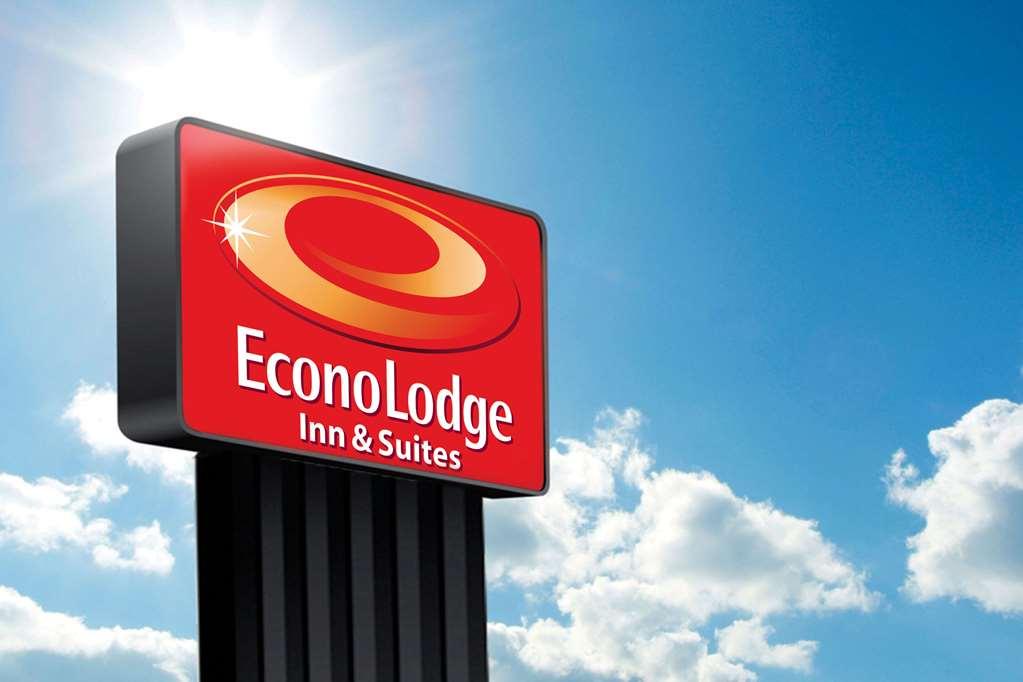 Econo Lodge Inn & Suites Greenbrier Eksteriør billede