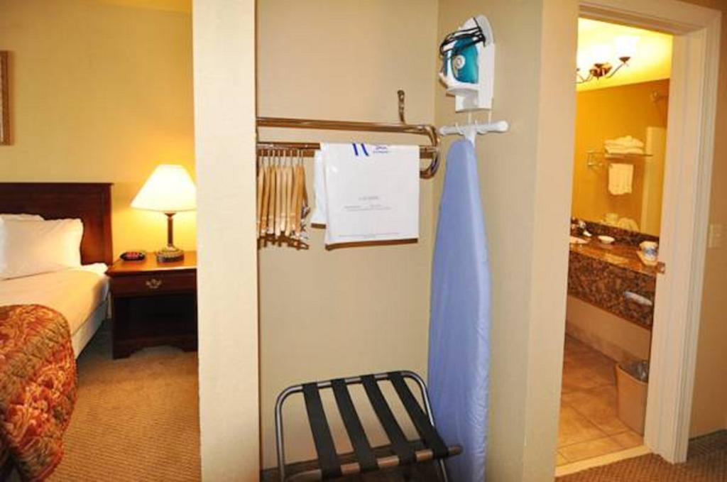 Econo Lodge Inn & Suites Greenbrier Værelse billede