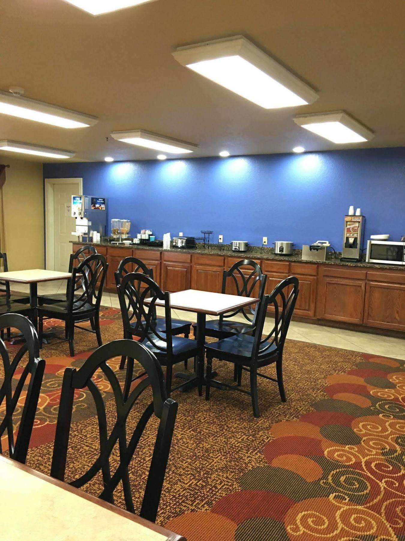 Econo Lodge Inn & Suites Greenbrier Eksteriør billede