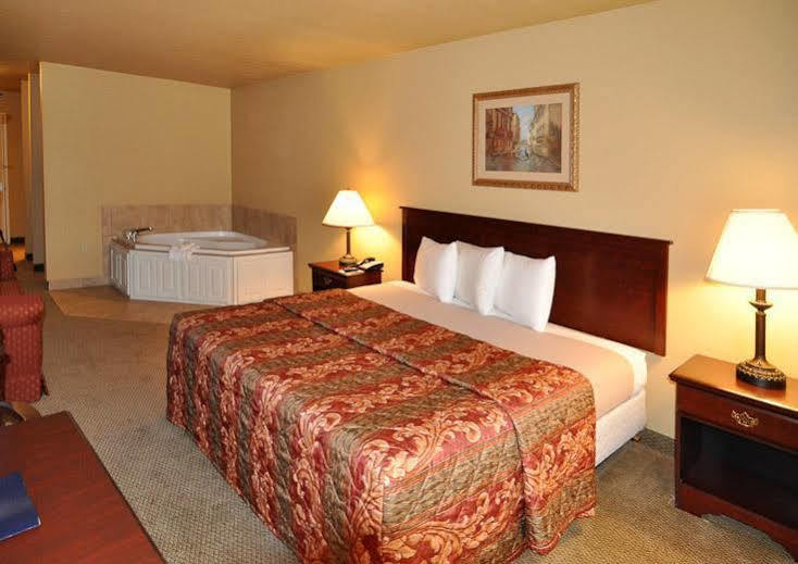 Econo Lodge Inn & Suites Greenbrier Eksteriør billede